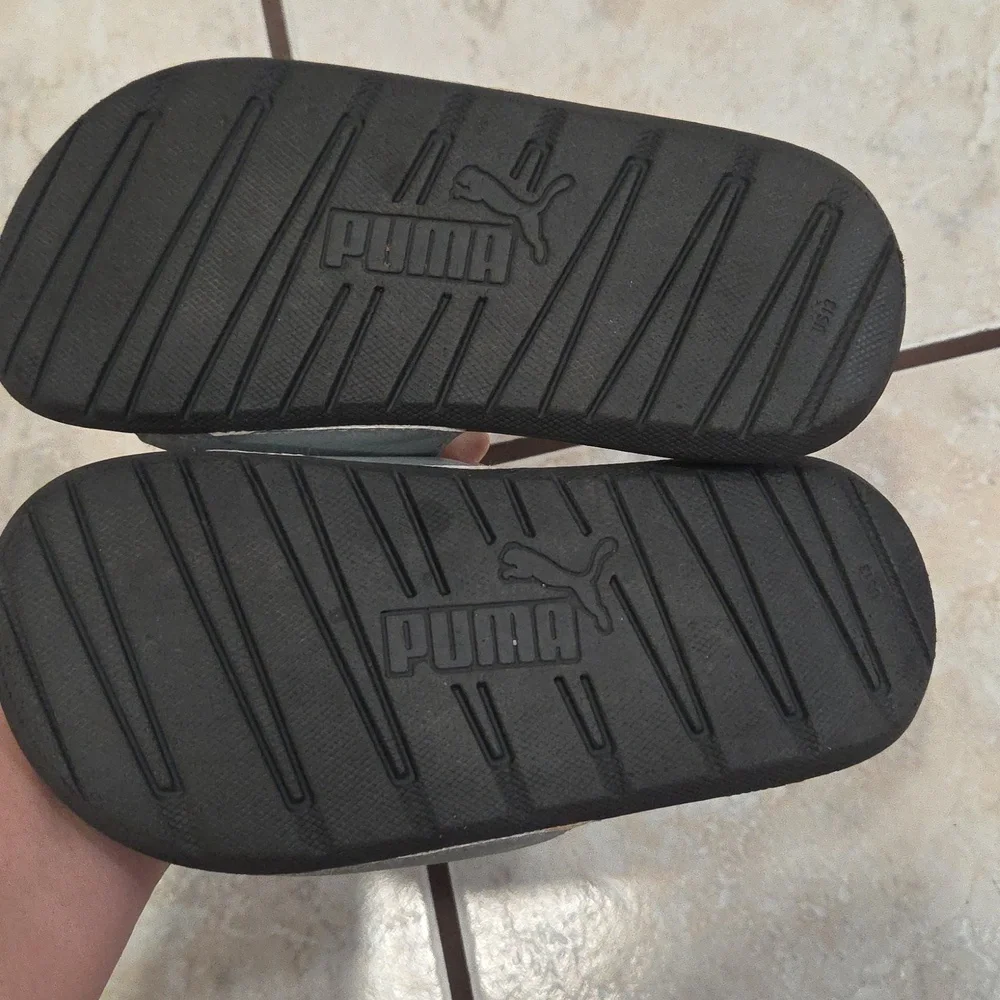 Kids Puma Slides Sandals Size 13C Pool Loungewear Sports Beach Vacation